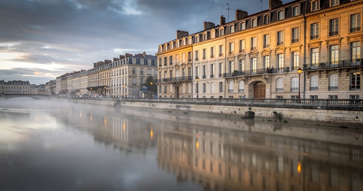 Crue de la Garonne sur les quais historiques de Bordeaux