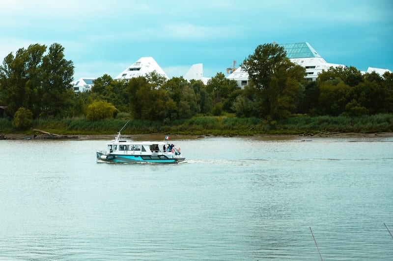 Tourisme fluvial sur la Garonne