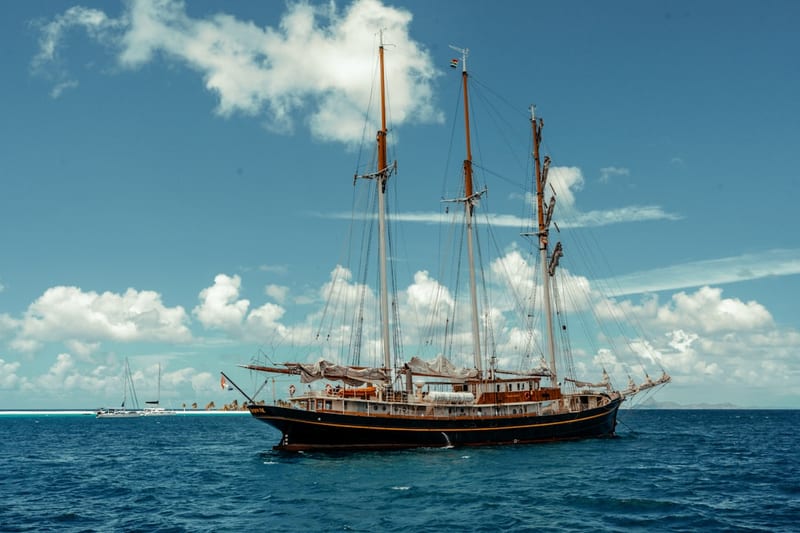 Le trois-mâts barque