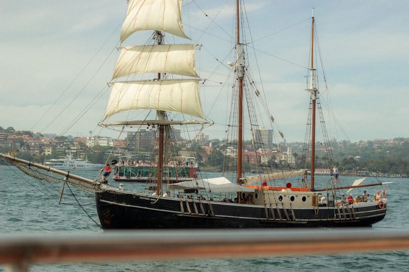 Le trois-mâts barque